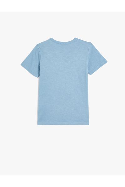 Koton Basic-T-Shirt aus Baumwolle mit Rundhalsausschnitt, kurzen Ärmeln und Knöpfen
