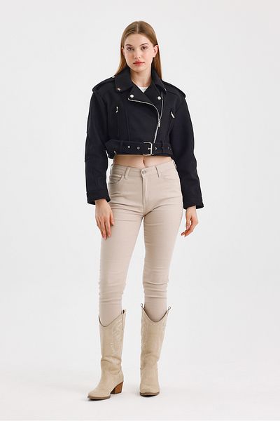 TREND KOMBİN JACHETA CROP CU GULER CRUP CU CUREA NEGRA