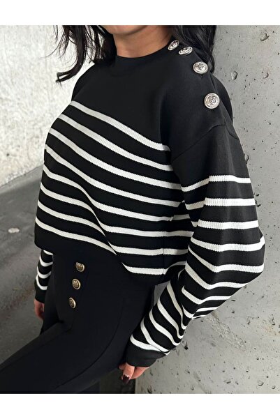 soft collection Pulover tricotat cu dungi - Detaliu cu nasturi