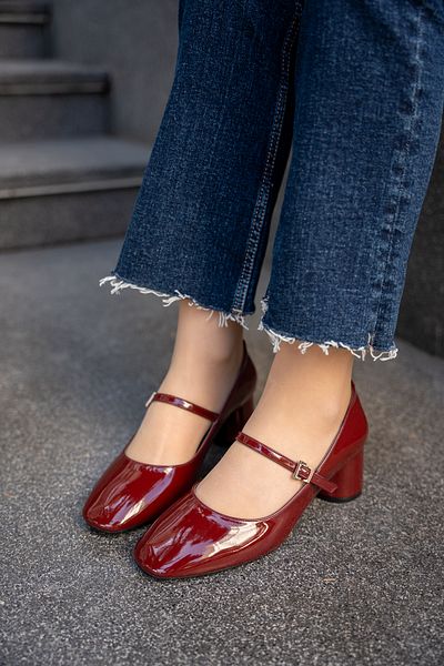 LAMİNTA Pantofi de damă cu toc gros, rotund, cu cataramă, din piele lacuită Pinola Burgundy