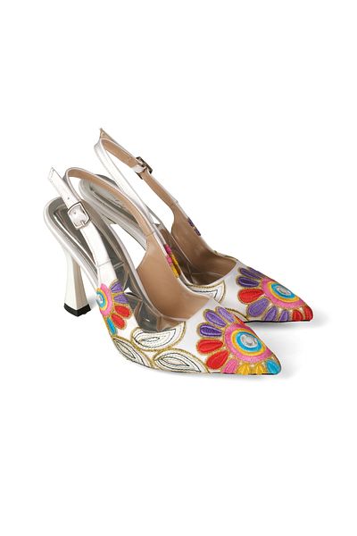 Akka Shoes Women's Pointed Toe Embroidery Detail Heeled Shoes