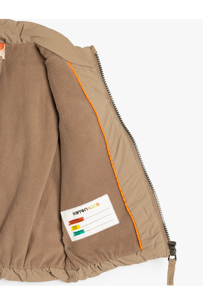 Koton Надуваема жилетка с качулка - поларена подплата с джоб с капак