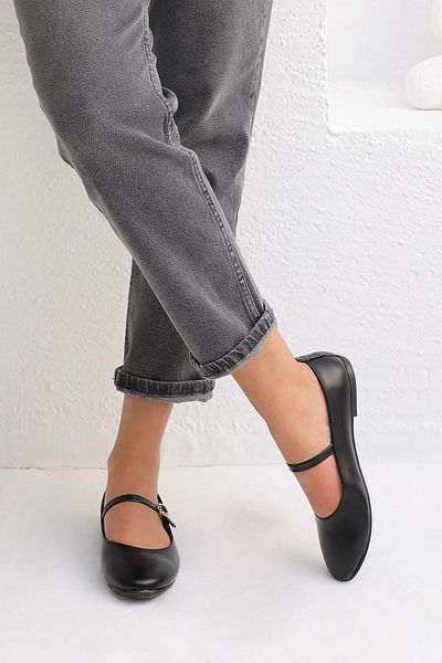 Beyond Woman Black Mary Jane Round Toe Floral Leather Daily Flats Byndmjyc01