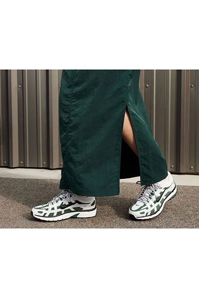 Nike P-6000 Women's Sneakers - Comfortable and Stylish