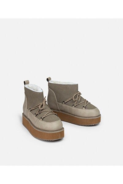 İpekyol Pelüş garnili bağcıklı bot