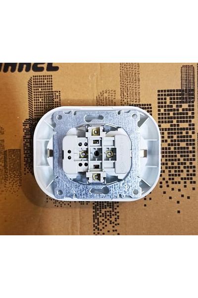 MAKEL Recessed 2 Li Grounded Socket