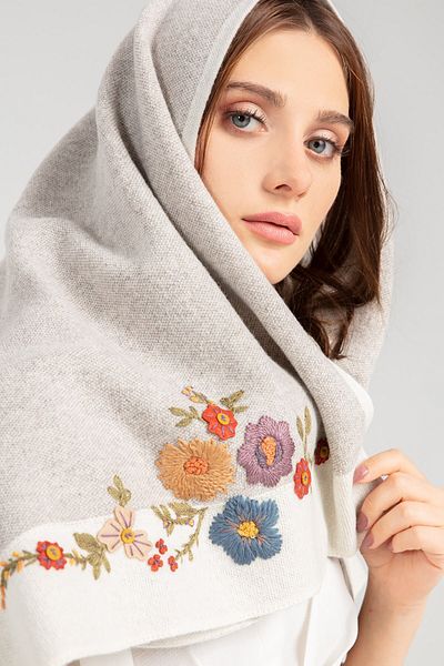 Desen Triko Women's Floral Embroidered Knitwear Shawl Bone