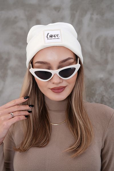 Glove workshop Unisex Beanie Beret with Love Logo (Innocence) - Cream