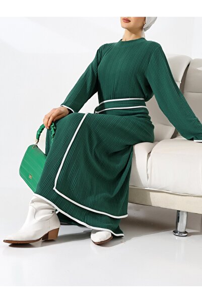 Modamorfo Stand Collar Knitted Crepe Waist Tied Two-Piece Dress - Emerald