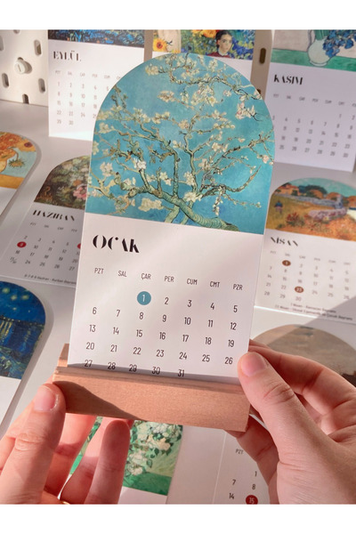 Hume Craft 2026 Van Gogh Temalı Ahşap Standlı Masaüstü Takvim, Özel Tasarım Masa Takvimi