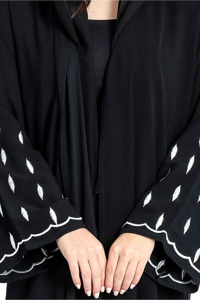 IKKXA Star Touch Hand-Embroidered Abaya AIK8051