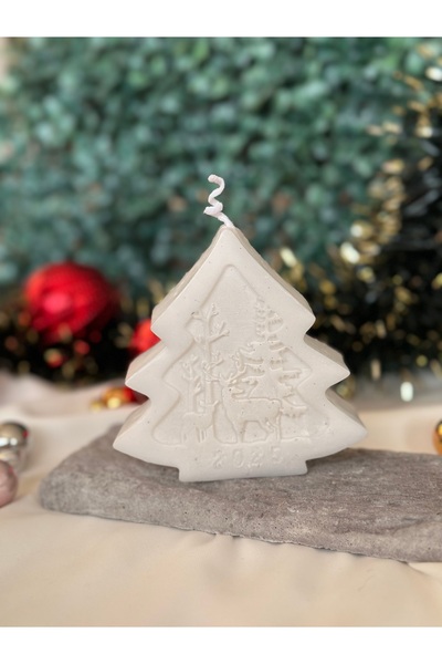 Bir Adet Noel Geyikli Çam Şekilli Mum