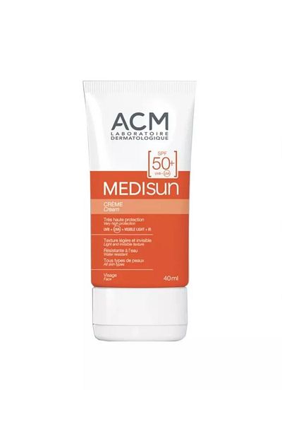 ACM واقي الشمس المعدني الملون من Medisun مع عامل حماية من الشمس SPF50+ وصبغة خفيفة، 40 مل