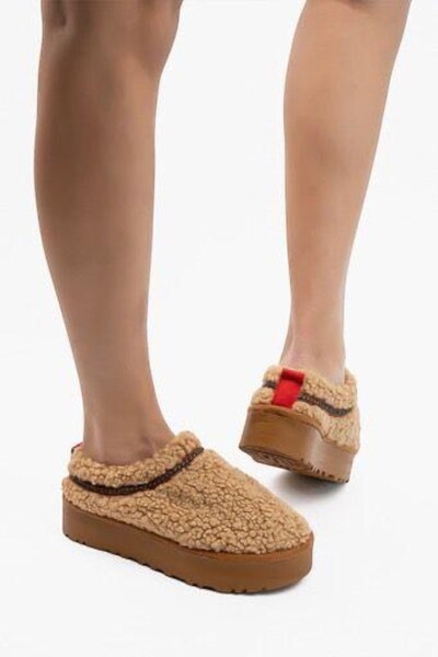 Shupe Kadın Taba Kuzu Peluş İçi Kürklü Işlemeli Kışlık Mini Terlik Bot & Bootie