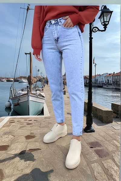 SHEVEGA Ice Blue Boyfriend Ice Snow Wash Mom Jean Jeans