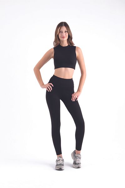 di base Women's Ribbed Crop Tank Top