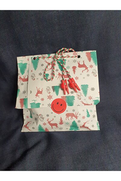 Dekals 40 Adet 22x36 Hazır Pratik Hediye Poşeti Yılbaşı Kardan Adam Çam Geyik Desenli Hediye Paketi