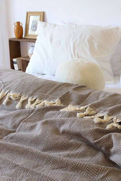 Koza Mix towel Кафяво покривало за легло с двойни ресни/пике 200 х 230 см