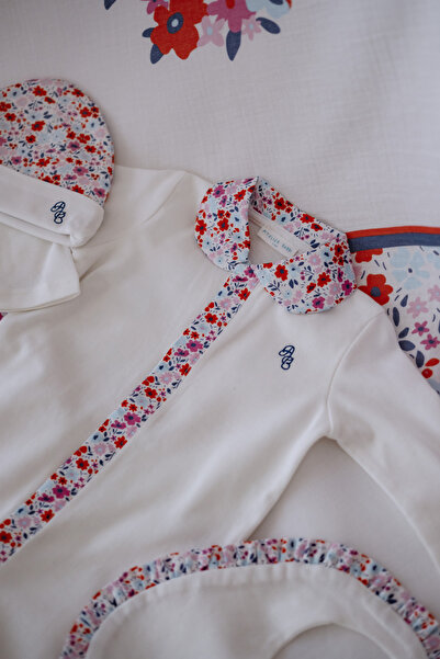 Atelier Babbi 100% Cotton 3-Piece Newborn Set - Little Flowers / Red