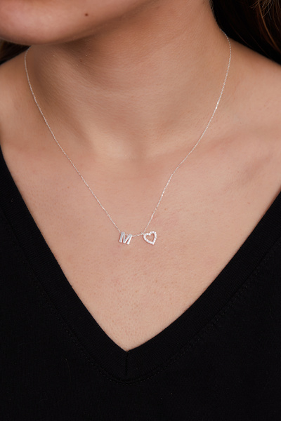 Elika Silver 925 Ayar Gümüş Zirkon Taşlı Kalp Model M Harfi Kolye ELKSLVR7756