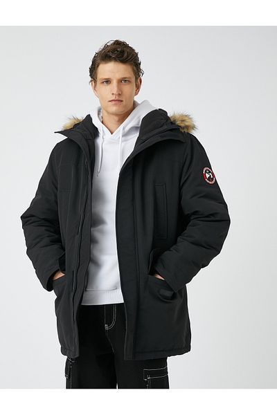 Koton Anorak με κουκούλα από ψεύτικη γούνα - με φερμουάρ και εκτύπωση ετικετών