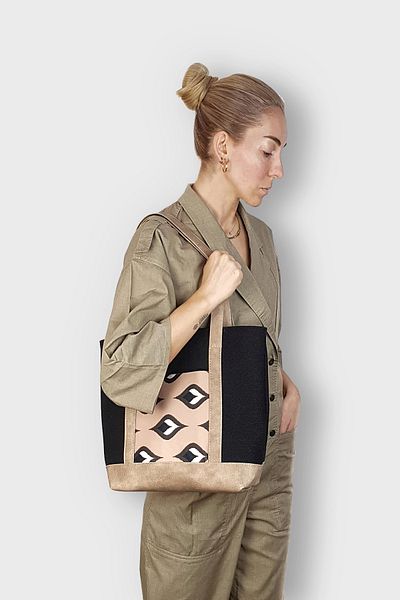 Ayşe Teyze'nin Çantaları Women's Black Tote Bag