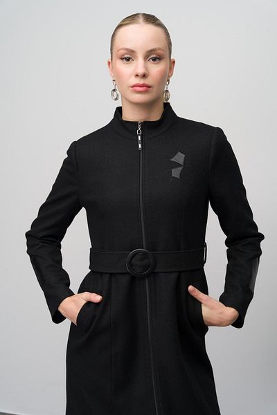 Olcay Mütze aus schwarzem Leder und Wollmischung mit Verarbeitungsdetail – 6630