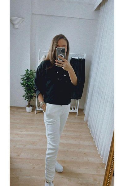 Cream&Rouge Sweatpants - Comfortable and Fashionable Design