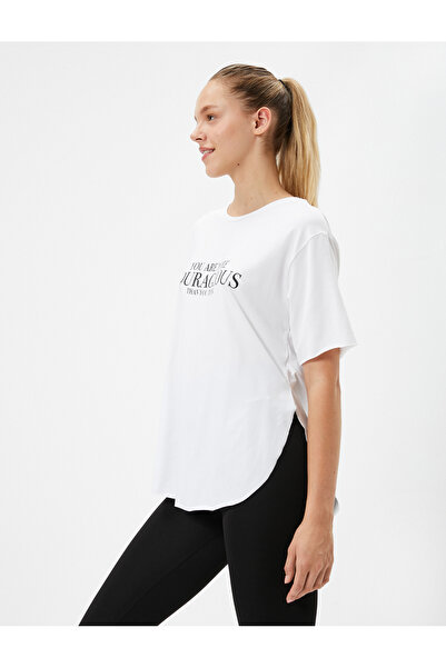 Koton تي شيرت رياضي بأكمام قصيرة ورقبة دائرية - مطبوع عليه شعار