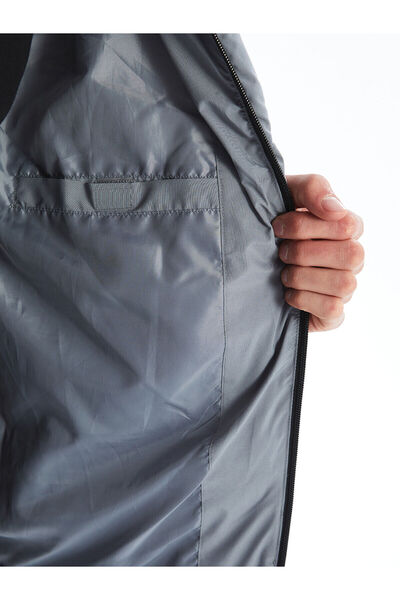 LC Waikiki Чоловіче надувне пальто з капюшоном стандартної форми