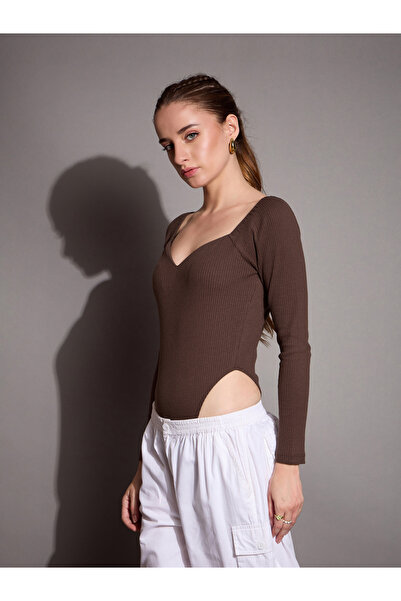 Sassafras By Styli Ribbed Sweetheart Neck Bodysuit