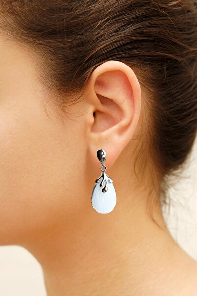 d Kit Boutique حلق هزاز بالحليب الأبيض