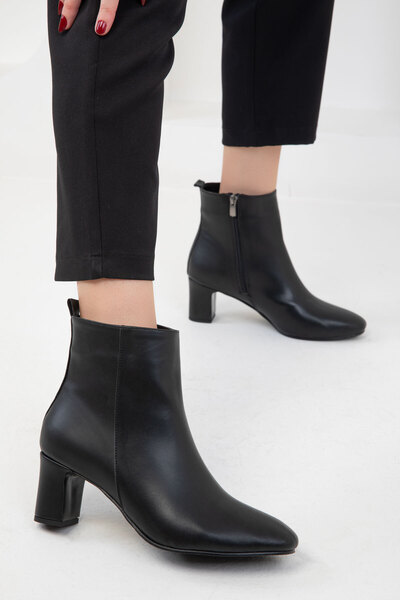 SOHO Dámské černé kozačky - model Bootie 20034