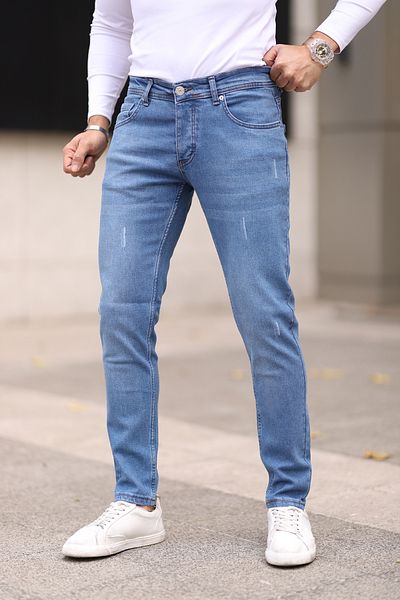 Trendyol Collection Mittelblaue Skinny-Jeans – Zitate-Jeans TMNAW25JE00013