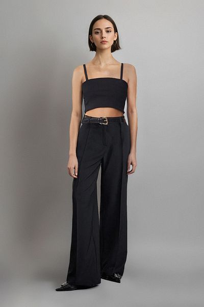 Trendyol Collection Schwarze Webhose mit weitem Bein und Falten – TWOAW25PL00109