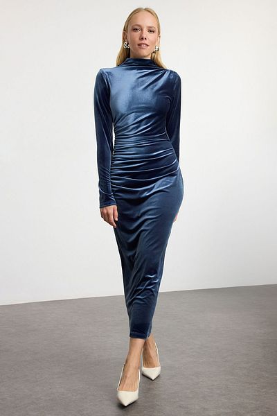 Trendyol Collection Rochie tricotată bodycon cu detaliu drapat Indigo Midi - Guler în picioare TWOAW25EL00400
