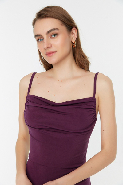 Trendyol Collection Liliowa dopasowana sukienka midi z kołnierzykiem Degaje i paskiem elastyczna dzianinowa sukienka ołówkowa midi TWOSS19AD0020