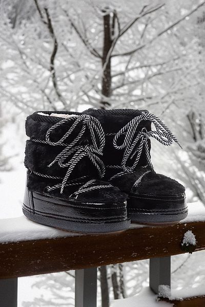 TRENDYOL SHOES Fekete szőrme fűzős plüss női hócsizma TAKAW25BO00050