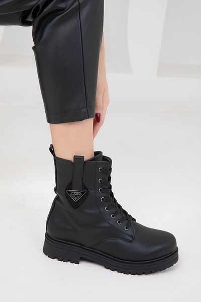 SOHO Dámské černé kozačky – model Bootie 20049