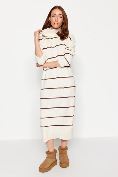 Trendyol Collection Stone Maxi Knitwear Wide Fit Weich strukturiertes Kleid TWOAW24EL00056