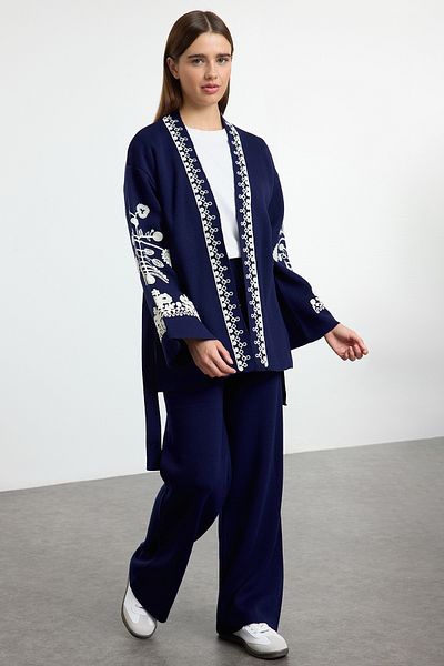 Trendyol Modest Námornícka modrá, dvojitý výstrih s vyšívaným úpletom, spodný, vrchný oblek Tctaw25Us00095