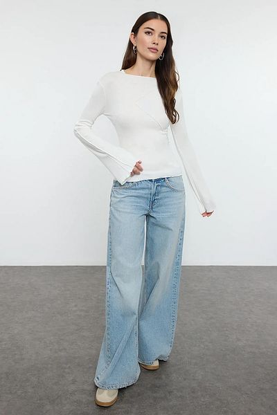 Trendyol Collection Ecru Ribbed Detail Fitted/Fitted Spanish Sleeve Knitted Blouse Twoaw25Bz00244
