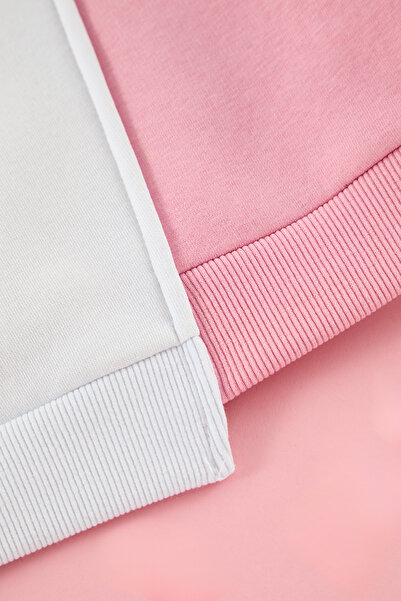 TRENDYOLKIDS White Girls Back Printed Knitted Mini Me Sweatshirt Tkdaw25Sw00049