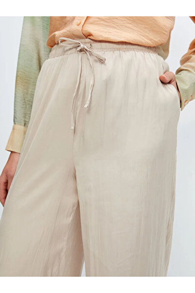 LC Waikiki LCW Vision Bej Beli Lastikli Saten Kadın Pantolon