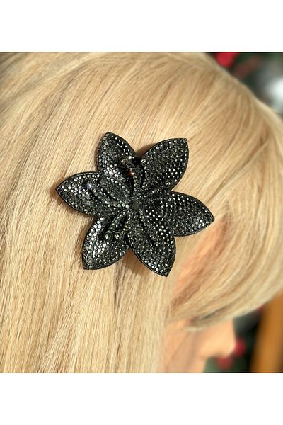 QUEEN AKSESUAR Luxury Crystal Stone Black Star Flower Lotus Flower Birthday Invitation Christmas Special Occasion Side Buckle