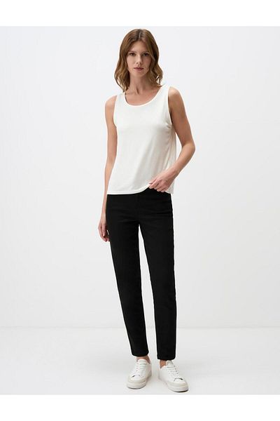Jimmy Key White U-Neck Sleeveless Basic Knitted Tank Top