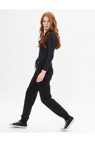 Kayra Black Jogger Pants - 3 Thread