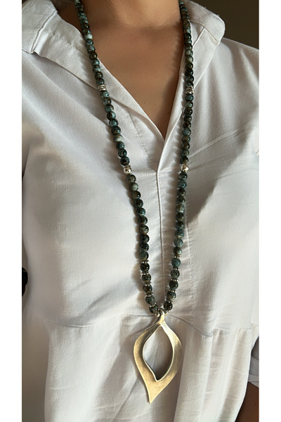 by özllem Uzun tasarım Lale kolye