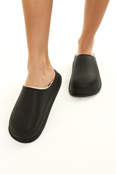 Beyond Unisex Siyah Wander Mat Faylon Taban İçi Kürklü Ev Terliği 4cm BYNDFAY01