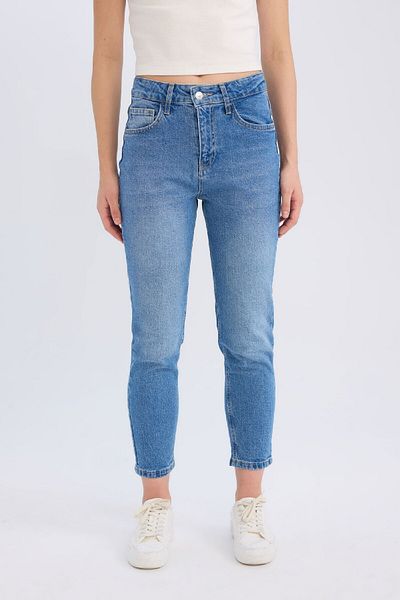 DeFacto Lina Comfort Mom High Waist Knöchellange, waschbare Jeanshose E3439AXNS